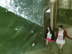 Kızlar yatak odasında eğlenin