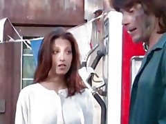 Telli motosiklet tamir için kedi esnaf