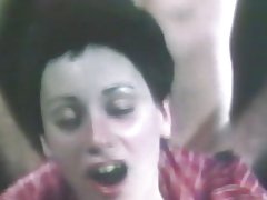 Kısa saçlı bakire bebek