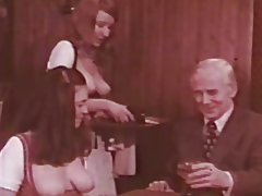 Sıradan bir gün Alp meyhanede