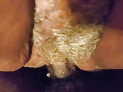 Ah sheila!  62 yaşındaki siyah büyükanne gri tüylü kedi